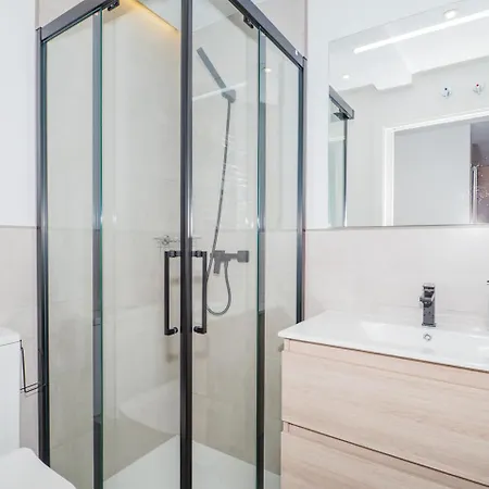 Gran Via 47 By Ybh * Vigo